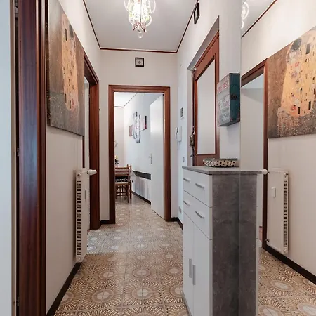 Boca House Sea View דירה